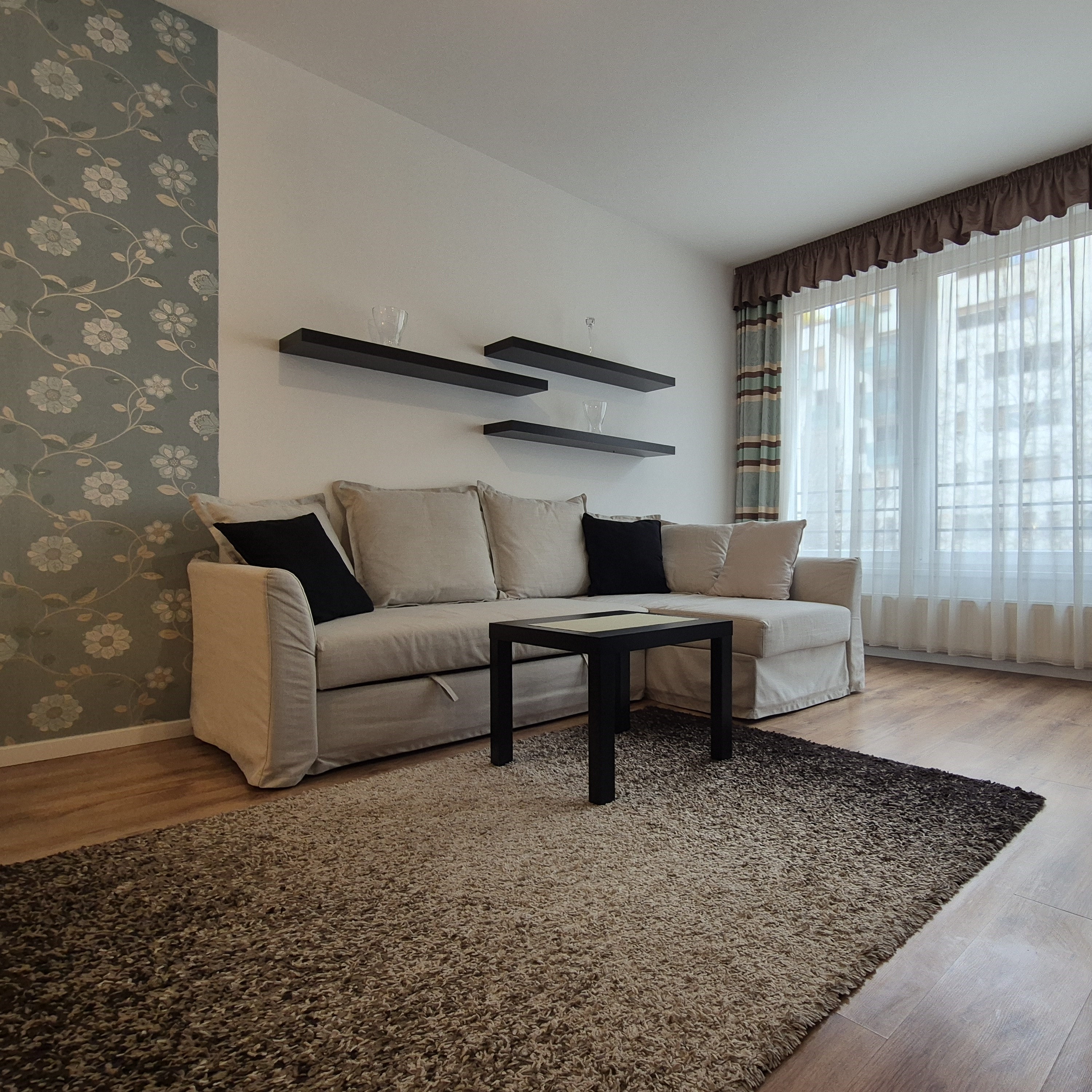 A Kökörcsin apartman