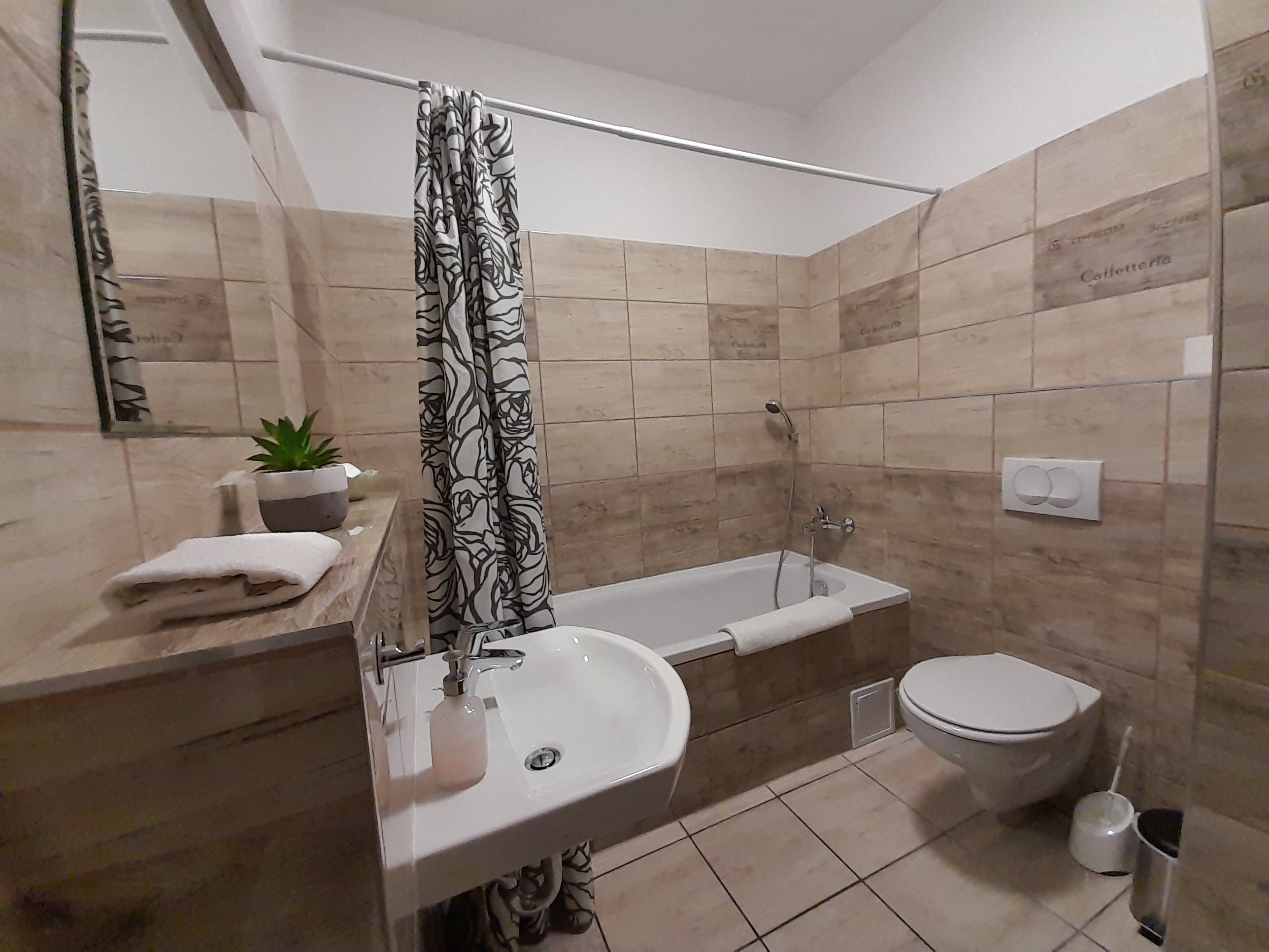 Hatodik kép a Gardénia apartman fürdőszobájáról