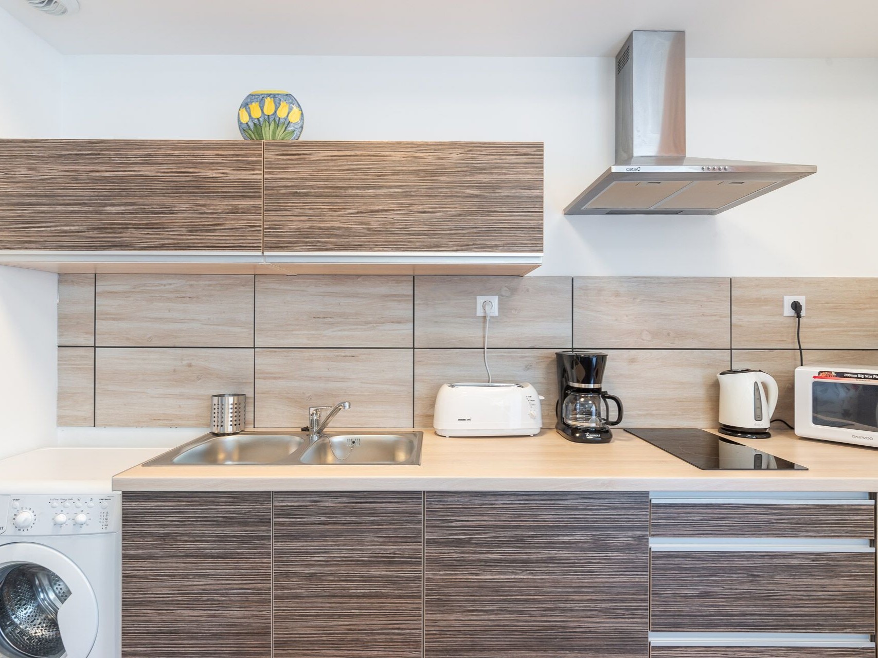 Harmadik kép az Írisz apartman konyhájáról