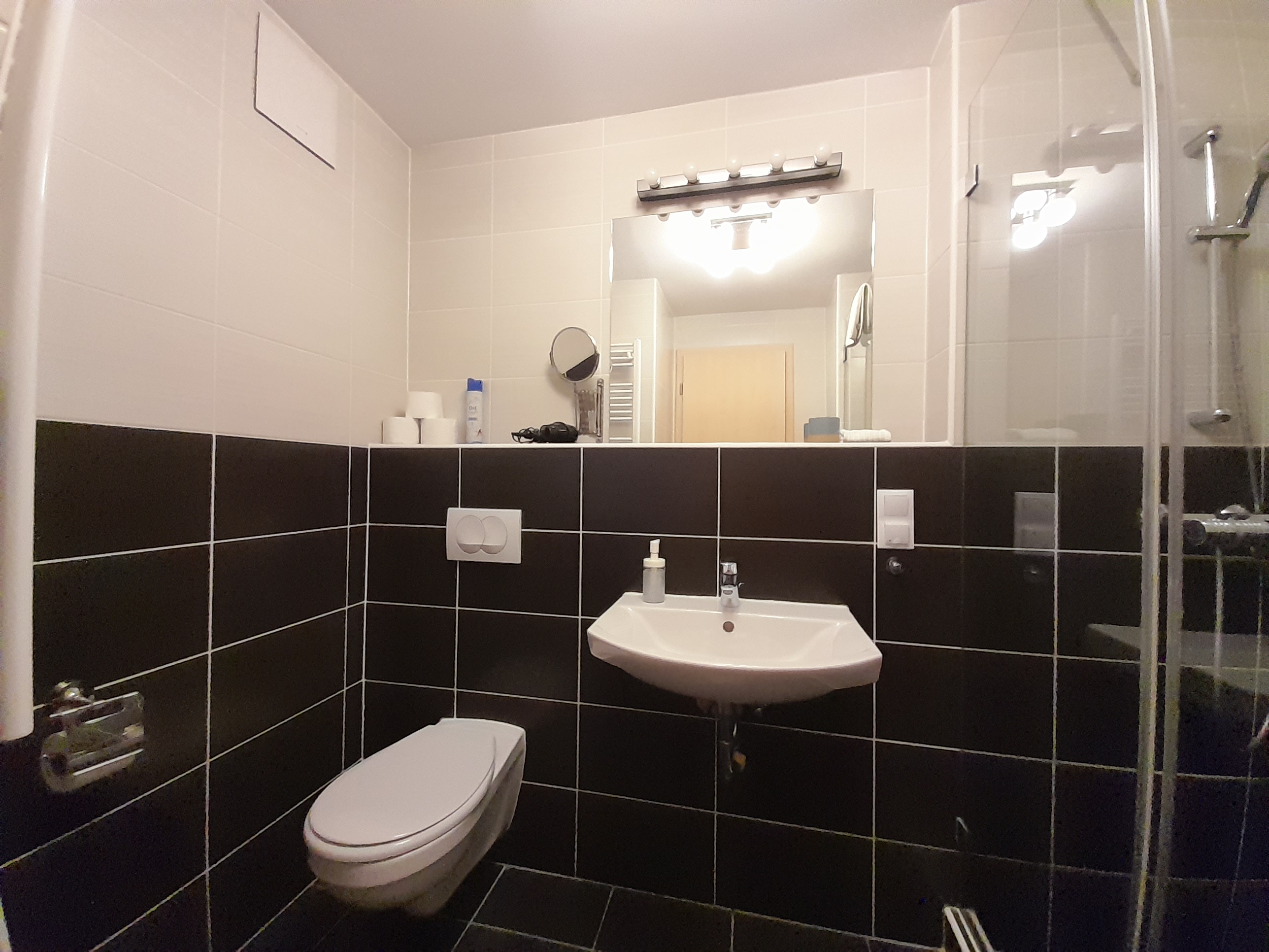 Hatodik kép a Kék harangvirág apartman fürdőszobájáról