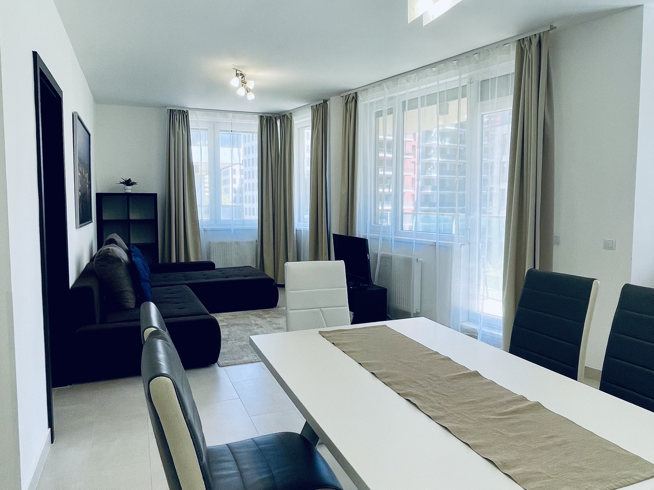 Hatodik kép a Fehér Lótusz apartman konyhájáról